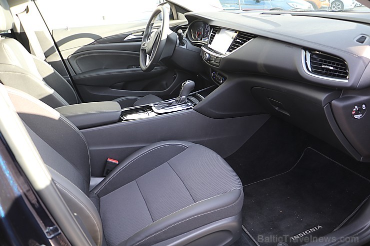 Travelnews.lv apceļo rudenīgo Latviju ar jauno, ekonomisko un ietilpīgo Opel Insignia Sport Tourer Travelnews.lv apceļo rudenīgo Latviju ar jauno, ekonomisko un ietilpīgo Opel Insignia Sport Tourer 210004