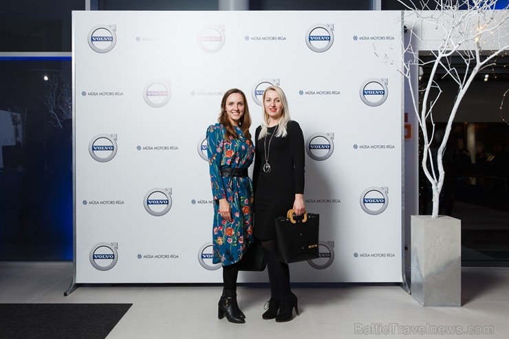 Svinīgā gaisotnē Rīgā atklāj atjaunoto un moderno Volvo autocentru 211207