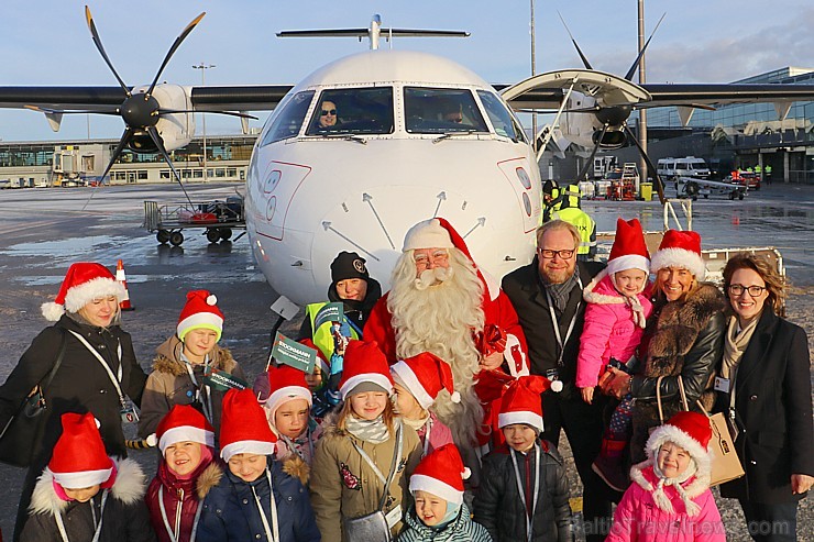 Ar somu lidsabiedsabiedrības «Finnair» lidmašīnu 5.12.2017 Rīgā ielido Ziemassvētku vecītis no Lapzemes Ar somu lidsabiedsabiedrības «Finnair» lidmašīnu 5.12.2017 Rīgā ielido Ziemassvētku vecītis no Lapzemes 212284