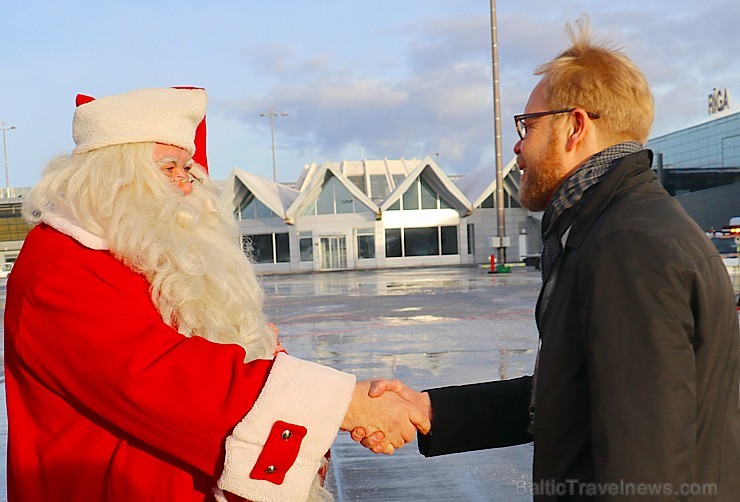 Ar somu lidsabiedsabiedrības «Finnair» lidmašīnu 5.12.2017 Rīgā ielido Ziemassvētku vecītis no Lapzemes Ar somu lidsabiedsabiedrības «Finnair» lidmašīnu 5.12.2017 Rīgā ielido Ziemassvētku vecītis no Lapzemes 212289