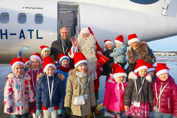 Ar somu lidsabiedsabiedrības «Finnair» lidmašīnu 5.12.2017 Rīgā ielido Ziemassvētku vecītis no Lapzemes Ar somu lidsabiedsabiedrības «Finnair» lidmašīnu 5.12.2017 Rīgā ielido Ziemassvētku vecītis no Lapzemes 212290