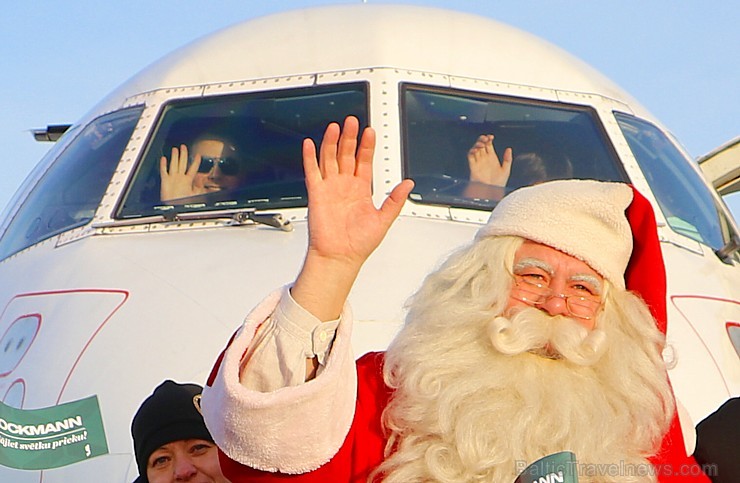 Ar somu lidsabiedsabiedrības «Finnair» lidmašīnu 5.12.2017 Rīgā ielido Ziemassvētku vecītis no Lapzemes Ar somu lidsabiedsabiedrības «Finnair» lidmašīnu 5.12.2017 Rīgā ielido Ziemassvētku vecītis no Lapzemes 212298