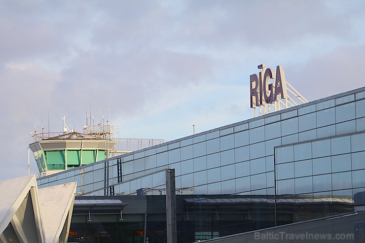 Ar somu lidsabiedsabiedrības «Finnair» lidmašīnu 5.12.2017 Rīgā ielido Ziemassvētku vecītis no Lapzemes Ar somu lidsabiedsabiedrības «Finnair» lidmašīnu 5.12.2017 Rīgā ielido Ziemassvētku vecītis no Lapzemes 212300