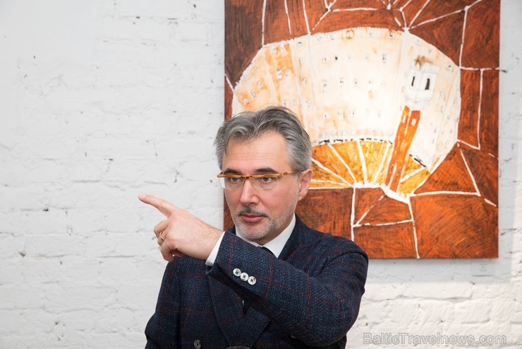 Rīgā atklāta itāļu mākslinieka Mateo Boato gleznu izstāde «DANCING HOUSES» 212558
