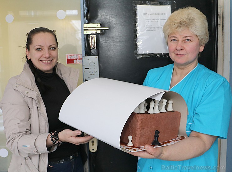 Lai iepriecinātu citus, restorāns «Mamma Pasta» un Travelnews.lv sociālajam centram uzdāvina skaistu torti Lai iepriecinātu citus, restorāns «Mamma Pasta» un Travelnews.lv sociālajam centram uzdāvina skaistu torti 212608