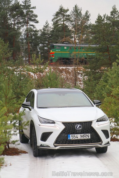 Travelnews.lv ar jauno krosoveru Lexus NX 300H ceļo uz Ungurmuižu 213020