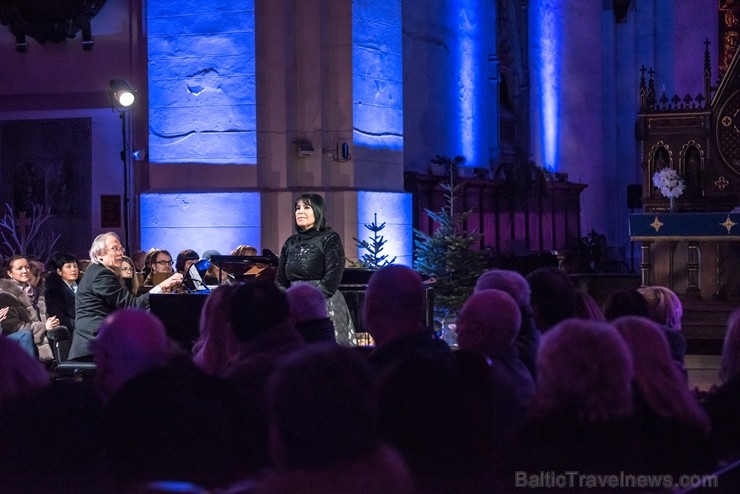 Rīgā izskan tradicionālais Ineses Galantes Ziemassvētku koncerts 213431