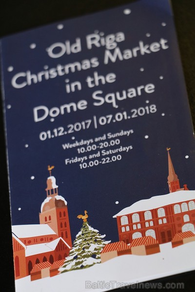 Doma laukumā Ziemassvētku tirdzinš priecē rīdziniekus un pilsētas viesus 213656