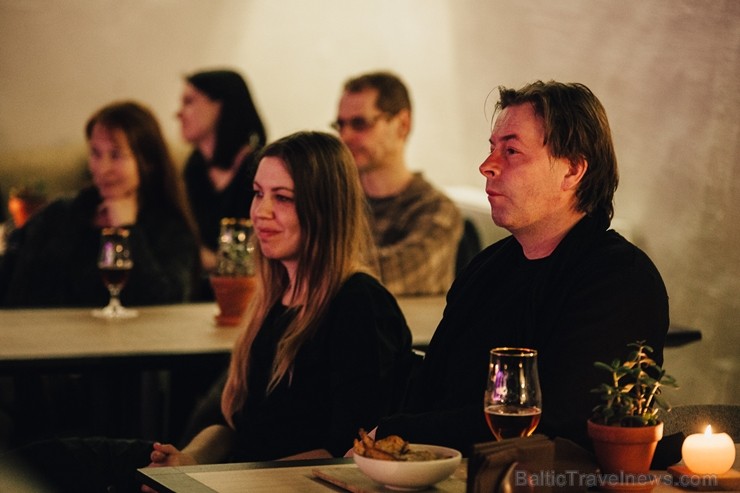 Valmiermuižā skanīgi uzsākta «sviesta kulšanas» koncertu sērija kopā ar Rūtu un Valdi Muktupāveliem Valmiermuižā skanīgi uzsākta «sviesta kulšanas» koncertu sērija kopā ar Rūtu un Valdi Muktupāveliem 216570
