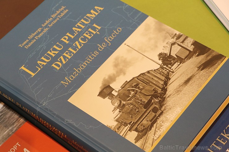 Kīpsalas BT1 izstāžu centrā pulcējas izglītības un grāmatu interesenti 217426