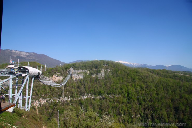 Travelnews.lv pārvar bailes no augstuma unikālajā Soču «Skypark». Atbalsta: Rosa Khutor 220588