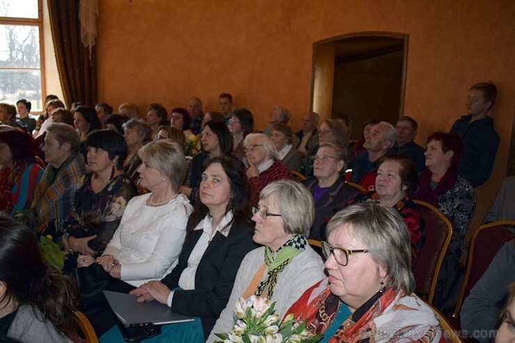 Jaunpils pils kamīnzālē aizvada vēsturisku notikumu - prezentē «Jaunpils muižas, muižiņas» 2. grāmatu 220789