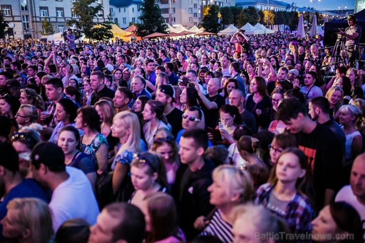 753. dzimšanas dienā Jelgavas iedzīvotāji un viesi varēja baudīt plašu izklaides un kultūras programu 753. dzimšanas dienā Jelgavas iedzīvotāji un viesi varēja baudīt plašu izklaides un kultūras programu 223950