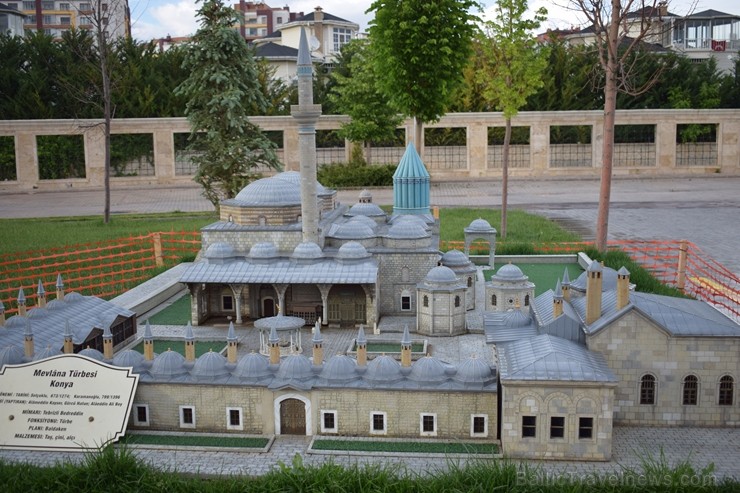 Ecdat publiskajā parkā izvietoti arī miniatūri modeļi. Attēlā redzams Mevlanas mauzoleja mini modelis. Ecdat publiskajā parkā izvietoti arī miniatūri modeļi. Attēlā redzams Mevlanas mauzoleja mini modelis. 224543