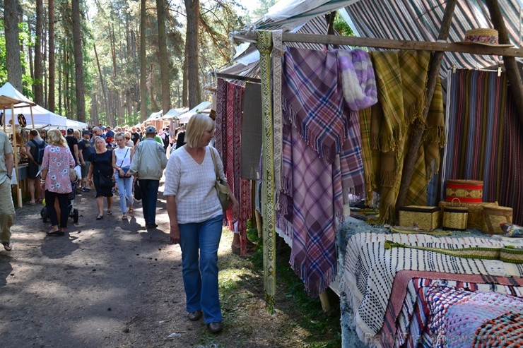 Latvijas Etnogrāfiskajā brīvdabas muzejā Gadatirgus apmeklētāju skaists pārsniedza 36 000 viesu 224673