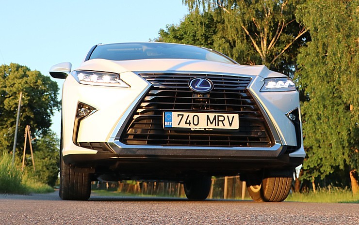 Travelnews.lv ar jauno 7-vietīgo «Lexus RX 450hL» apceļo Jelgavu, Jūrmalu, Talsus un Rīgu 224778