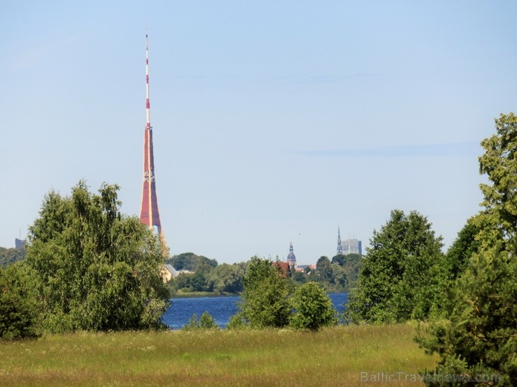 Pārgājienā Salaspilī  tiek iepazīta Doles sala 225540
