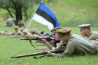 Cēsīs ar kauju rekonstrukciju un dejām, svin Latvijas Uzvaras dienu 40