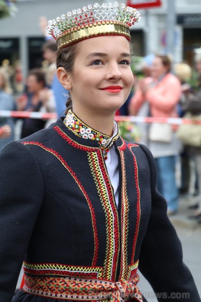 Dziesmu un deju svētku atklāšanas gājiens pulcē Rīgā visus Latvijas novadus (101-200) 226679