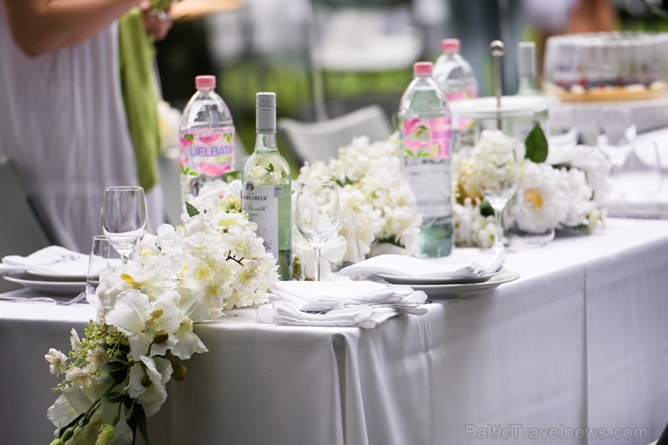 Jau ceturto gadu Rīgā notiek baltais pop-up pikniks «L’elegante Pop-Up Picnic» 227889