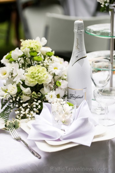 Jau ceturto gadu Rīgā notiek baltais pop-up pikniks «L’elegante Pop-Up Picnic» 227895