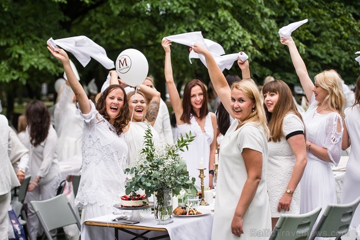Jau ceturto gadu Rīgā notiek baltais pop-up pikniks «L’elegante Pop-Up Picnic» 227927