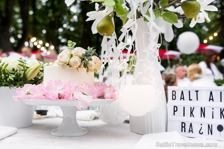 Jau ceturto gadu Rīgā notiek baltais pop-up pikniks «L’elegante Pop-Up Picnic» 227938