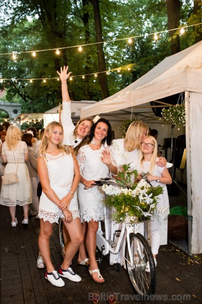 Jau ceturto gadu Rīgā notiek baltais pop-up pikniks «L’elegante Pop-Up Picnic» 227969