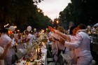Jau ceturto gadu Rīgā notiek baltais pop-up pikniks «L’elegante Pop-Up Picnic» 121