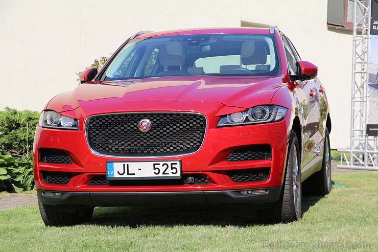 Pārdaugavas viesnīca «Radisson Blu Daugava Hotel» ar jauno pilnīgi elektrisko «Jaguar I-PACE» prezentē tiiko atklāto auto uzlādes staciju Pārdaugavas viesnīca «Radisson Blu Daugava Hotel» ar jauno pilnīgi elektrisko «Jaguar I-PACE» prezentē tiiko atklāto auto uzlādes staciju 228637