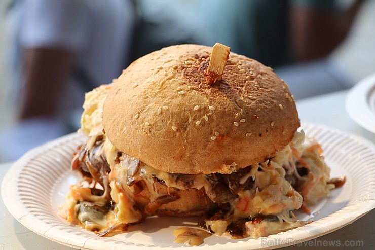 Otrais «Rīgas Burgeru Festivāls 2018» 4.08.2018 noskaidroja ātrāko ēdāju un labāko burgeru 230266