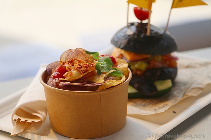 Otrais «Rīgas Burgeru Festivāls 2018» 4.08.2018 noskaidroja ātrāko ēdāju un labāko burgeru 230268