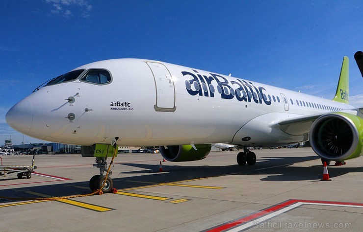 Travelnews.lv iepazīst «airBaltic» jauno lidmašīnu «Airbus A220-300». Atbalsta: Starptautiskā lidosta «Rīga» Travelnews.lv iepazīst «airBaltic» jauno lidmašīnu «Airbus A220-300». Atbalsta: Starptautiskā lidosta «Rīga» 230993