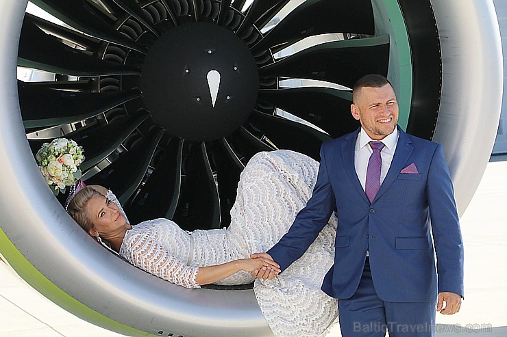 Travelnews.lv iepazīst «airBaltic» jauno lidmašīnu «Airbus A220-300». Atbalsta: Starptautiskā lidosta «Rīga» Travelnews.lv iepazīst «airBaltic» jauno lidmašīnu «Airbus A220-300». Atbalsta: Starptautiskā lidosta «Rīga» 231008