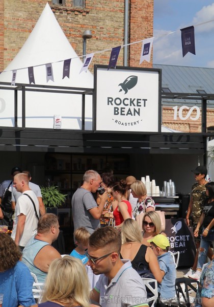 Rīdzinieki un galvaspilsētas viesi 18.08.2018 Spīķeros ar lielu baudu apmeklēja «Rīgas svētku restorāns» pasākumu. Restorāns «Rocket Bean Roastery» Rīdzinieki un galvaspilsētas viesi 18.08.2018 Spīķeros ar lielu baudu apmeklēja «Rīgas svētku restorāns» pasākumu. Restorāns «Rocket Bean Roastery» 231115
