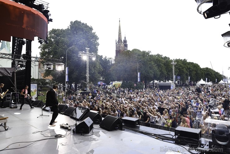 Grandiozi aizvadīta Latvijas simtgades  Rīgas svētku  Krastmalas programma 231538