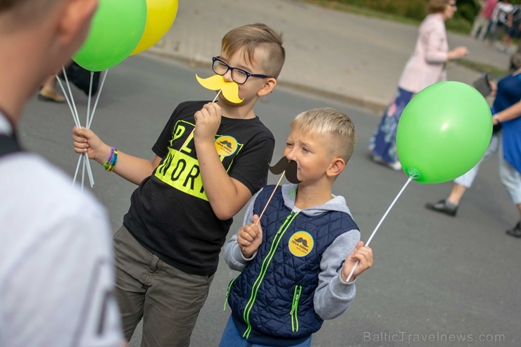 Rīgā notiek Tēva dienai veltīts gājiens 233140