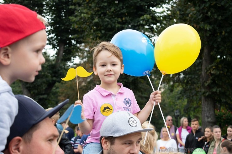 Rīgā notiek Tēva dienai veltīts gājiens 233155