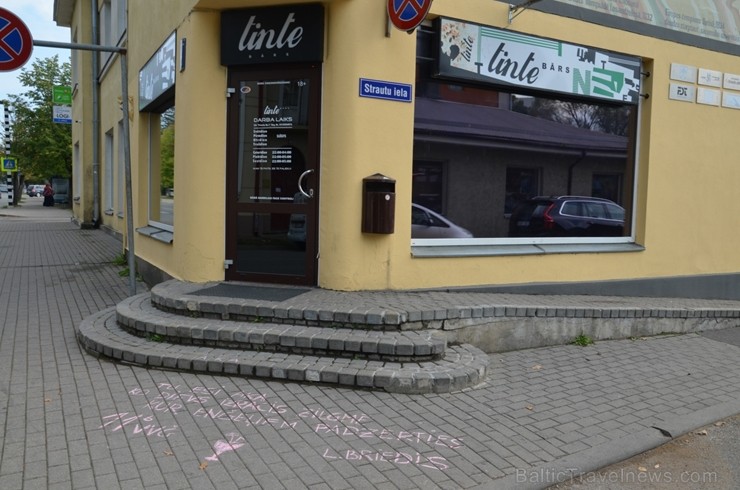 Skolēni Valmierā aicina atzīmēt Dzejas dienas 233527