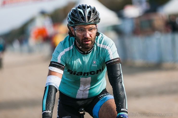 Velobraucēji Jūrmalā krāšņi noslēdz kalnu riteņbraukšanas sezonu. Foto: Lauris Galsons, Rihards Rudzis, Madara Ermansone 234514