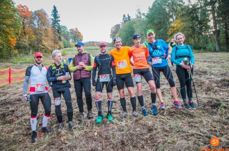 Siguldas kalnu maratons izaicina un pārbauda kā fizisko, tā psiholoģisko gatavību... Foto: M. Gaļinovskis, Sigulda.lv Siguldas kalnu maratons izaicina un pārbauda kā fizisko, tā psiholoģisko gatavību... Foto: M. Gaļinovskis, Sigulda.lv 234711