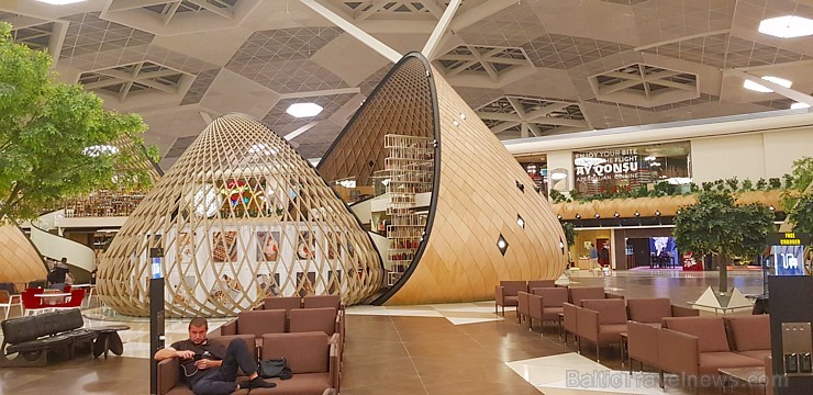 Travelnews.lv izbauda «airBaltic» lidojumu un apbrīno Heidara Alijeva starptautisko lidostu Baku. Sadarbībā ar Latvijas vēstniecību Azerbaidžānā un tū 234968