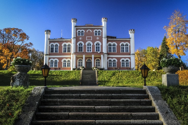 Bīriņu Pils parks ir brīnišķīga vieta zelta rudens baudīšanai 235565