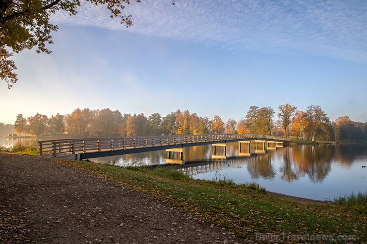 Senatnīgajā Ziemeļvidzemes pilsētā Alūksnē un tās apkārtnē valda zelta rudens. Foto: Igors Metums 235807