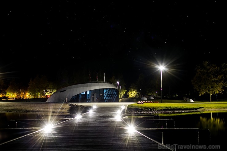 Senatnīgajā Ziemeļvidzemes pilsētā Alūksnē un tās apkārtnē valda zelta rudens. Foto: Māris Šļivka Senatnīgajā Ziemeļvidzemes pilsētā Alūksnē un tās apkārtnē valda zelta rudens. Foto: Māris Šļivka 235816