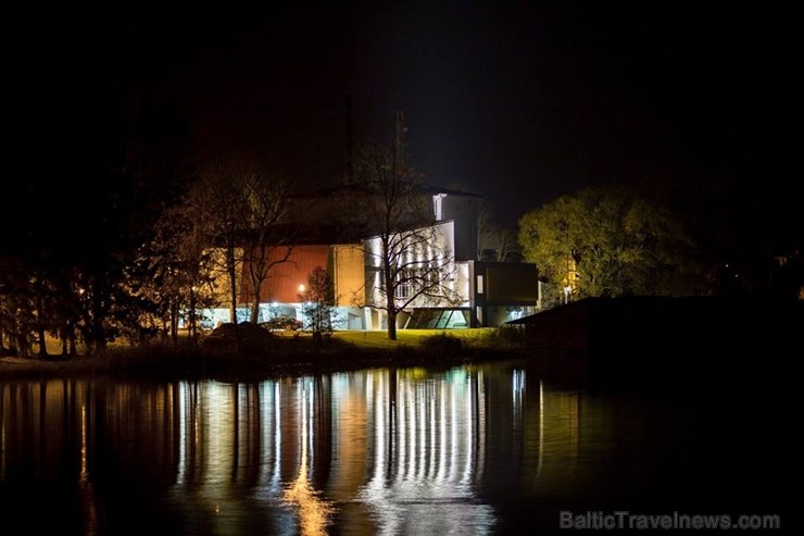 Senatnīgajā Ziemeļvidzemes pilsētā Alūksnē un tās apkārtnē valda zelta rudens. Foto: Māris Šļivka Senatnīgajā Ziemeļvidzemes pilsētā Alūksnē un tās apkārtnē valda zelta rudens. Foto: Māris Šļivka 235822