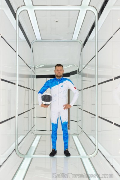 Latviešu lidotājs Toms Īvāns no AERODIUM komandas ir kļuvis par pasaules čempionu lidošanā vēja tunelī. Latviešu lidotājs Toms Īvāns no AERODIUM komandas ir kļuvis par pasaules čempionu lidošanā vēja tunelī.