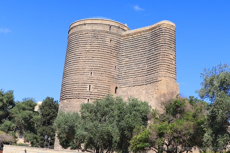 Jaunavas tornis vecpilsētā ir galvenais Baku simbols ar burvīgu pilsētas panorāmas skata laukumu. Sadarbībā ar Latvijas vēstniecību Azerbaidžānā un tū 236604