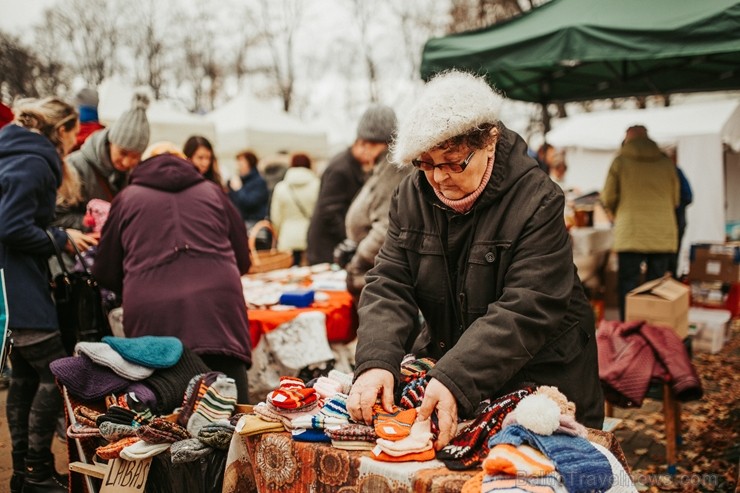 Valmiermuižas parkā Mārtiņdienas svinībās un tirdziņā Valmiermuižas parkā Mārtiņdienas svinībās un tirdziņā