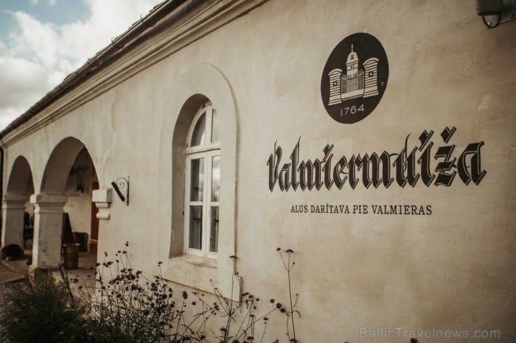 Valmiermuižas parkā Mārtiņdienas svinībās un tirdziņā Valmiermuižas parkā Mārtiņdienas svinībās un tirdziņā